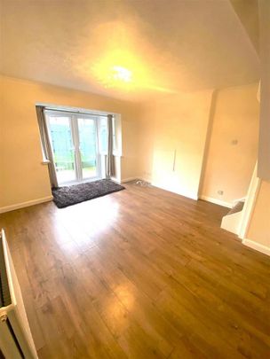 2 bedroom end of terrace house to rent - Photo 1