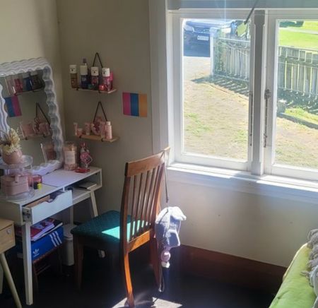 Family Sized Villa - Photo 3