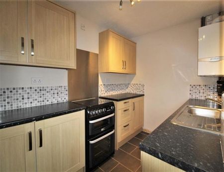 3 Bedroom Semi Detached Available Arranging tenancy - Photo 4