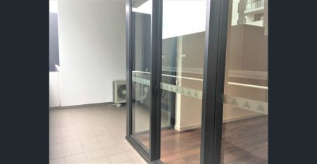 Wooo.!! 2 Beds 2 Bath As New Apartment! Facing Beautiful Garden, Quite Location, Heart of Burwood! Walk mins to Shopping centre, Burwood train station - Photo 5