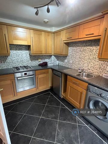 3 bedroom terraced house to rent - Photo 3