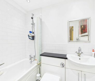 2 bedroom Flat in Providence Place, Berkshire - Photo 6