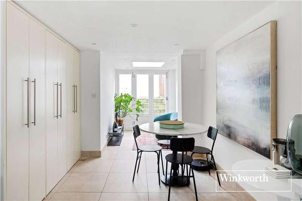 Walcot Square, London, Uk, SE11 - Photo 1