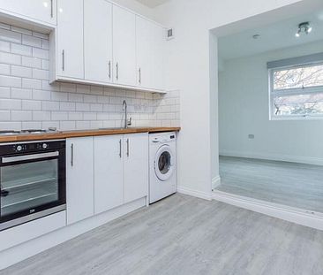 spacious 3 bedroom property close to Hackney downs - Photo 1