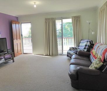 Family-Friendly Home in Strathpine - Photo 6