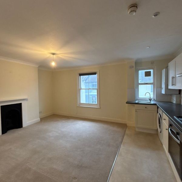 Lansdowne Street, Hove - Photo 1