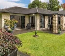 Family Home - Photo 3