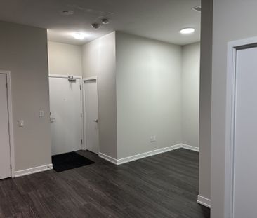 For Lease - 4055 Parkside Village Drive Unit# 512, Mississauga, Ont... - Photo 6