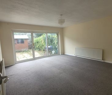 3 Bedroom Semi Detached House to Rent in Feltham - Photo 6