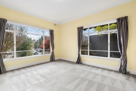 34 London Street, Bentleigh VIC 3204 - House For Rent | Domain - Photo 2