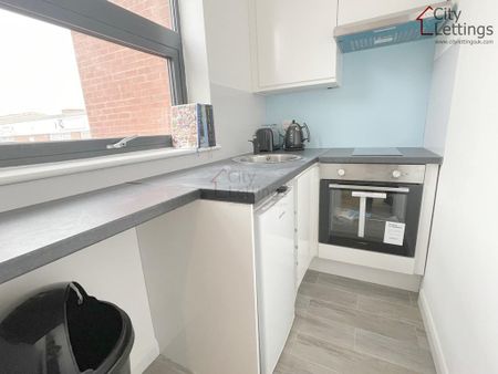 Studio to rent - Photo 2