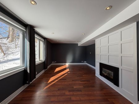 For Lease - 860 Clarkson Road, Mississauga, Ontario - Photo 2