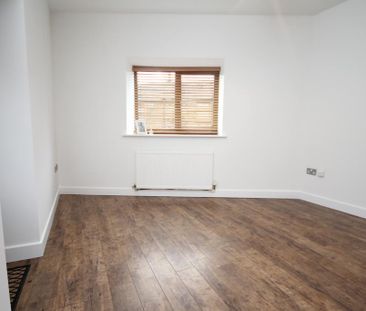 2 bedroom barn conversion to rent - Photo 1