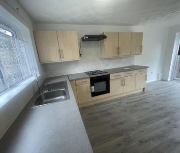 3 bedroom end of terrace house to rent - Photo 6