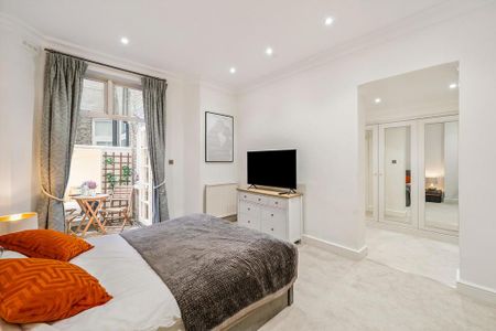 3 bedroom flat to rent - Photo 4