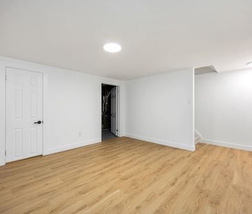 Fully Renovated 2-Bedroom Apartment in Sarnia – Modern &amp; Move-I... - Photo 2