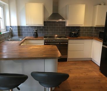 Room in a Shared House, St. Peters Street, CR2 - Photo 1