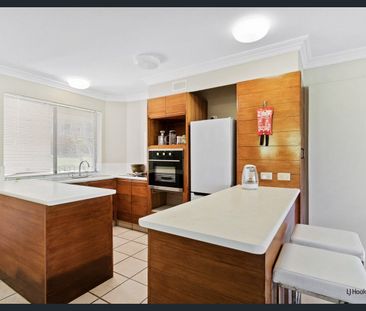 Furnished One Bedroom Apartment with Hinterland Views! - Photo 4