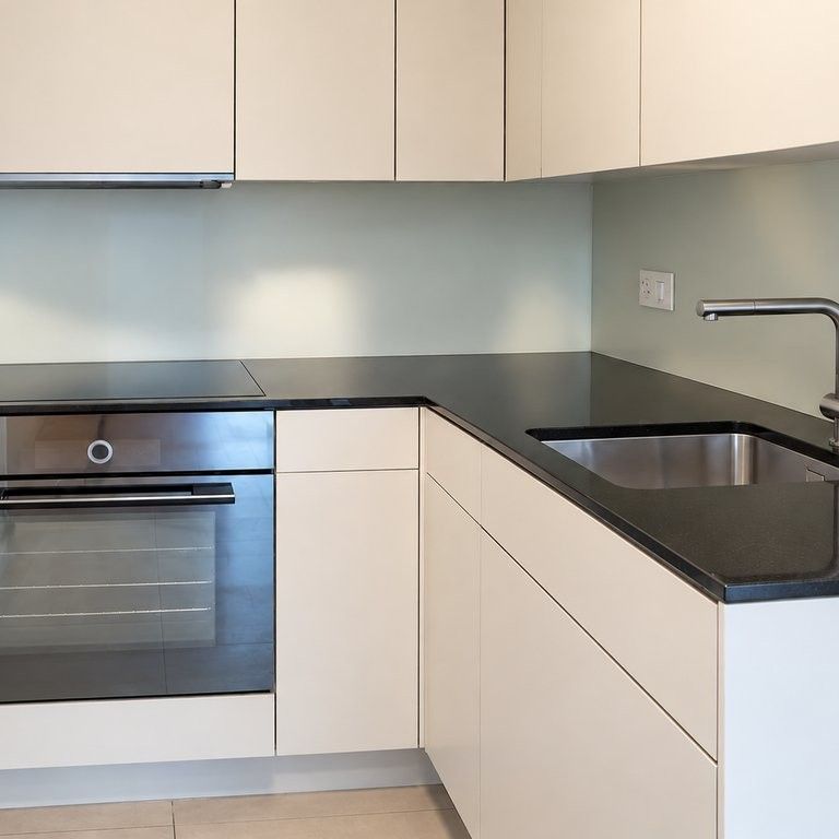 Moderne 1-Zimmer-Wohnung mit eigenem Aussensitzplatz - Foto 1