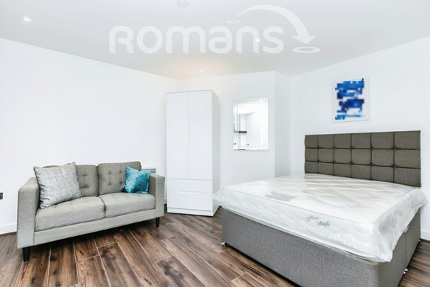 Studio to rent - Photo 1