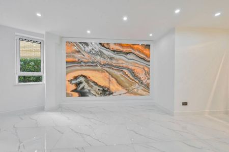 3 bedroom flat to rent - Photo 2