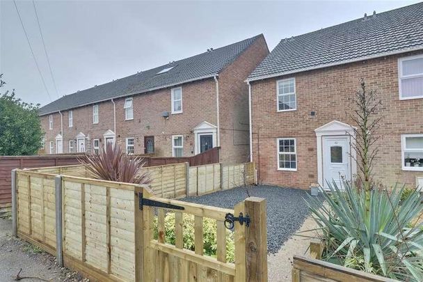 Howerts Close, Warsash, Southampton, SO31 - Photo 1