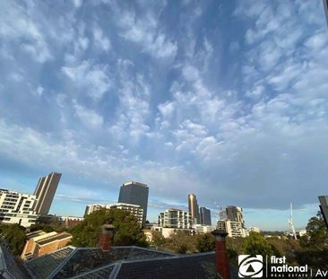 Partly Furnished - Modern & Stylish Living in the Heart of Box Hill! - Photo 1