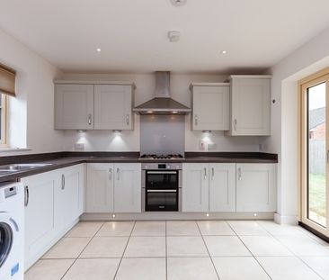 Flanders Close, Bicester - Photo 1