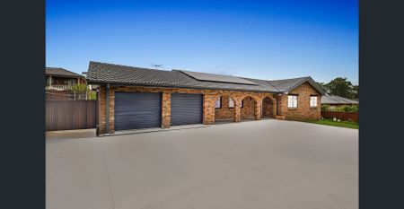 High Exposure Street Presence - Photo 5