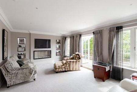 4 bedroom townhouse to rent - Photo 2