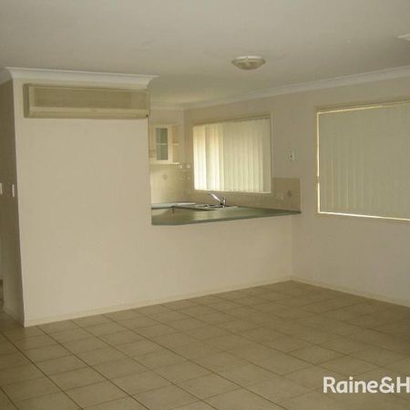 FREE STANDING VILLA CLOSE TO TOWN - Photo 3