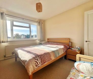 Copthall Way, Addlestone, Surrey, KT15 - Photo 5