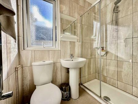 4 bedroom house share to rent - Photo 3