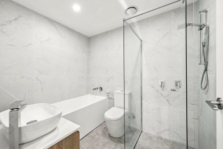 Luxurious 3 Bedroom Apartment - Photo 4