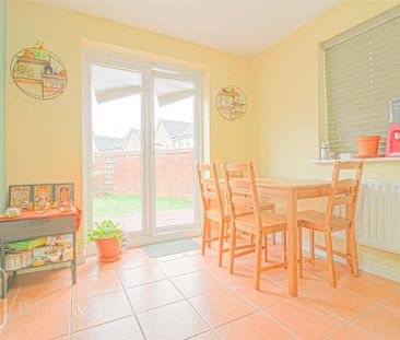 3 bedroom semi-detached house to rent - Photo 3