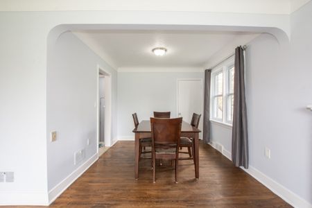 **ALL INCLUSIVE** STUDENTS ROOM FOR RENT ON GLENDALE!! - Photo 5