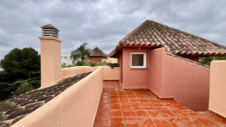 Semi-Detached House in Nueva Andalucía - Photo 2