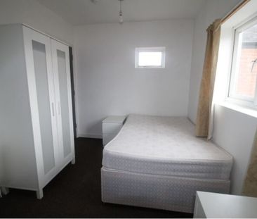 6 Bed Student Accommodation - Photo 4