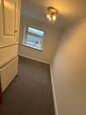 3 bedroom terraced house to rent - Photo 4