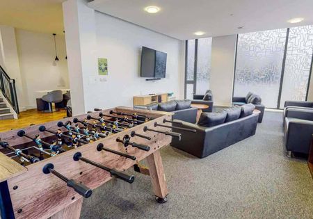 Two Bed Apartment - Photo 2