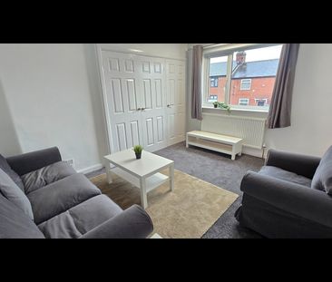 1 Bed Flat, Headingley, LS6 - Photo 2