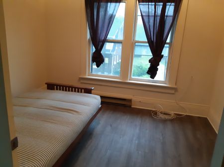 2brm Apartment On Sydenham St. Available Now - Photo 3