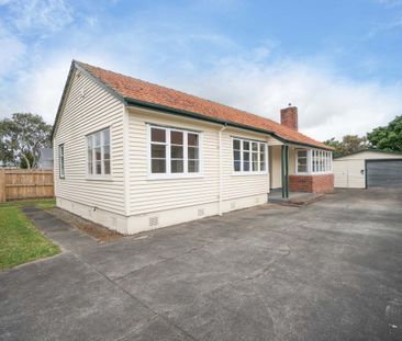 Ready to move in now! - Photo 1
