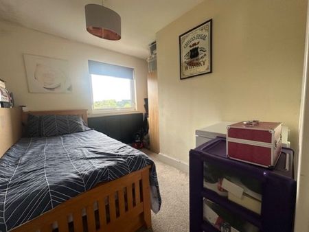 2 Bedroom - Photo 5