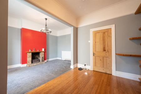 2 bedroom flat to rent - Photo 5