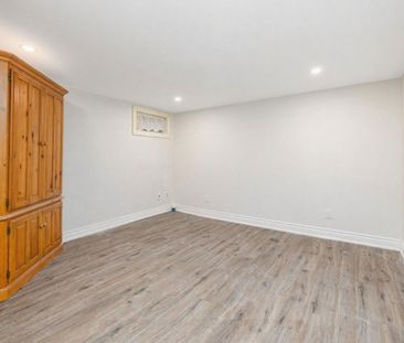 For Lease - 10 Holman Crescent Unit# Lower, Aurora, Ontario - Photo 3