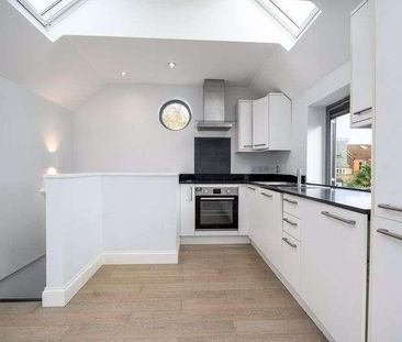 Queens Road, Weybridge, KT13 - Photo 2