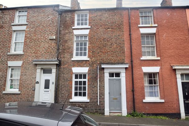 3 bed terraced house to rent in St Marys Walk, Scarborough, YO11 - Photo 1