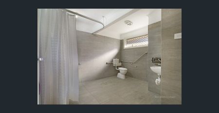 THREE ROOMS AVAILABLE - INTERNET & BILLS INCLUDED - Photo 5