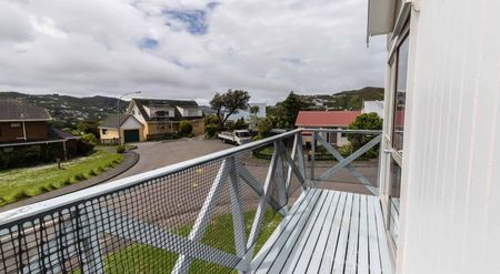 Charming and Spacious Home at 104a Allington Road - Photo 5